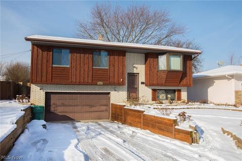 5844 E Glenn Dr, Maple Heights, OH 44137 photo 4
