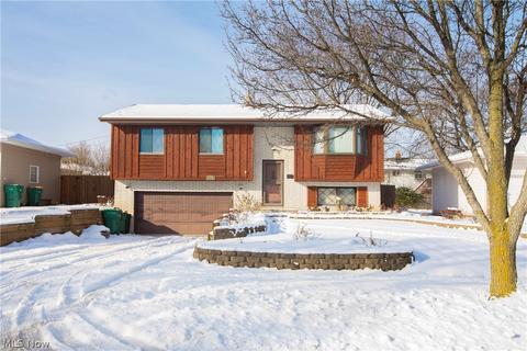 5844 E Glenn Dr, Maple Heights, OH 44137 photo 1
