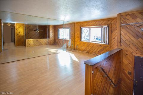 5844 E Glenn Dr, Maple Heights, OH 44137 photo 6
