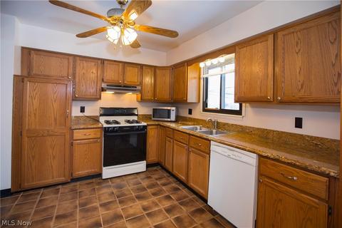 5844 E Glenn Dr, Maple Heights, OH 44137 photo 15