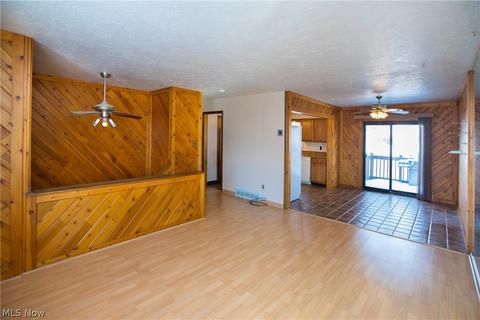 5844 E Glenn Dr, Maple Heights, OH 44137 photo 8