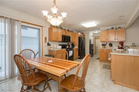1221 Stonebridge Dr, Willoughby, OH 44094 photo 8