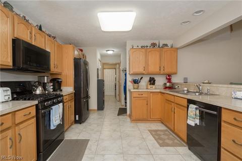 1221 Stonebridge Dr, Willoughby, OH 44094 photo 9