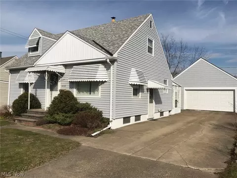 3132 Blair Ave, Ashtabula, OH 44004 photo 2