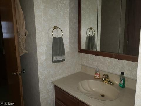 39606 Robert Ln, Elyria, OH 44035 photo 13