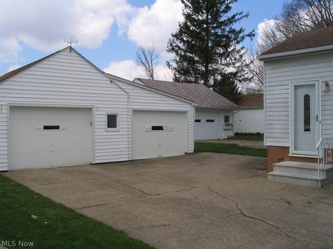 5254 Milo Ave, Maple Heights, OH 44137 photo 4