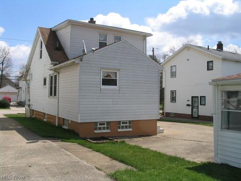 5254 Milo Ave, Maple Heights, OH 44137 photo 2