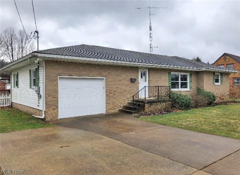 925 E 1st St, Minerva, OH 44657 photo 2
