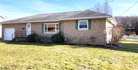 925 E 1st St, Minerva, OH 44657 photo 1