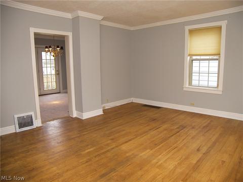 307 Olive St, Elyria, OH 44035 photo 4