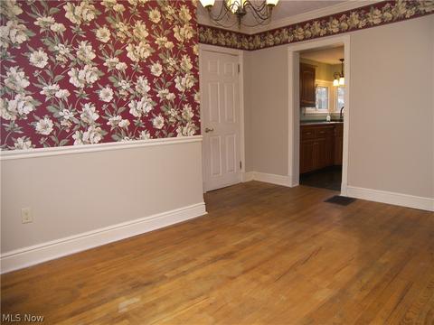 307 Olive St, Elyria, OH 44035 photo 9