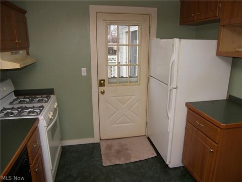 307 Olive St, Elyria, OH 44035 photo 14