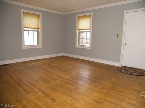 307 Olive St, Elyria, OH 44035 photo 3