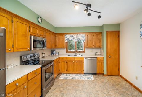 17953 W South Range Rd, Beloit, OH 44609 photo 4