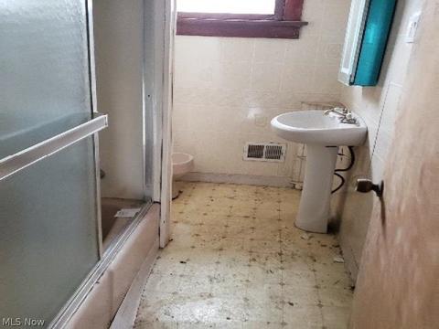 844 Carlysle St, Akron, OH 44310 photo 9