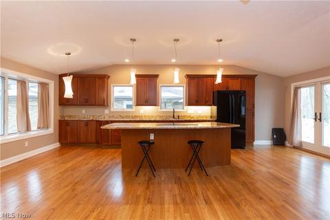 2247 Augustine Dr, Parma, OH 44134 photo 4