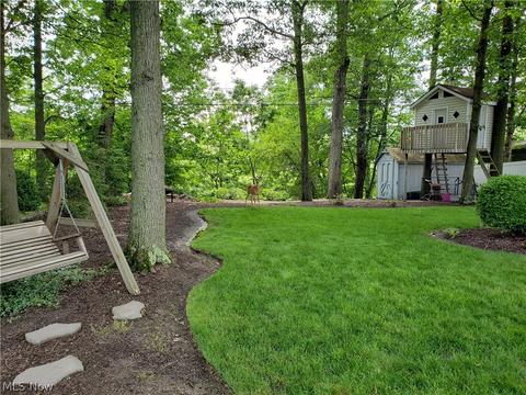 2247 Augustine Dr, Parma, OH 44134 photo 30