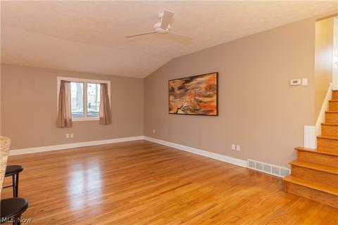 2247 Augustine Dr, Parma, OH 44134 photo 10