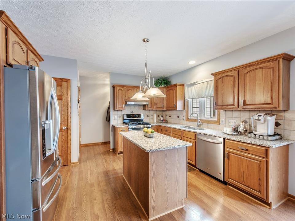  471 Bobwhite Trl, Akron, OH 44319 photo 13