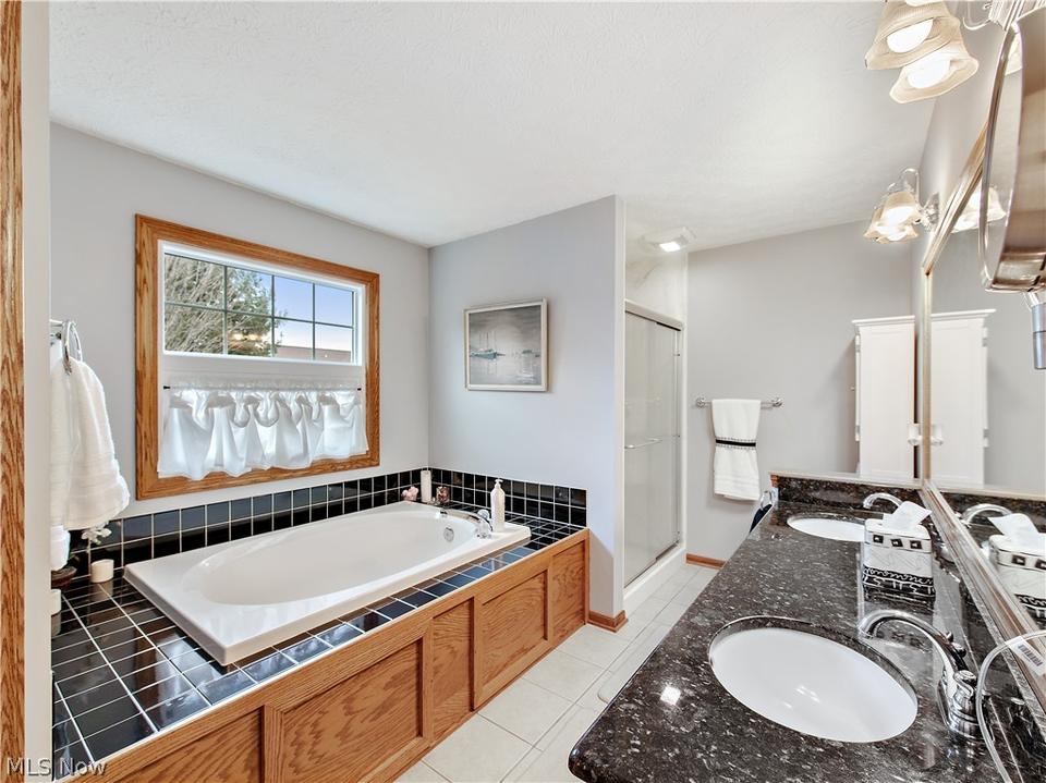  471 Bobwhite Trl, Akron, OH 44319 photo 23