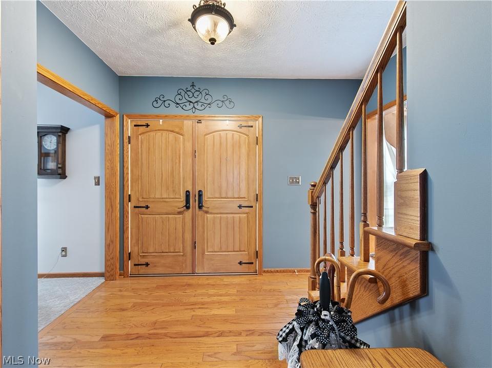  471 Bobwhite Trl, Akron, OH 44319 photo 3