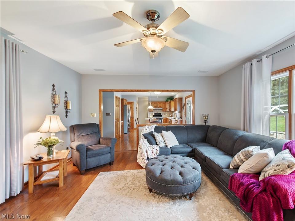  471 Bobwhite Trl, Akron, OH 44319 photo 9