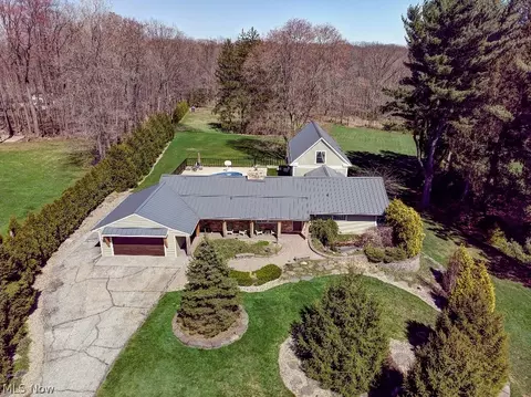 34885 Mcafee Dr, Solon, OH 44139 photo 2