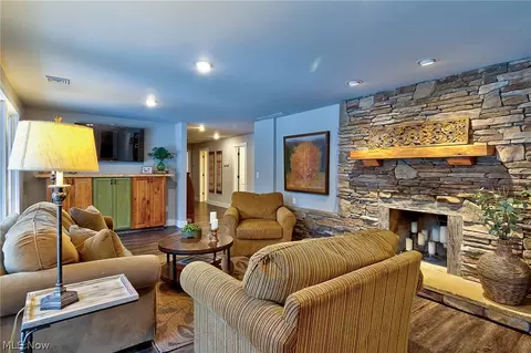 34885 Mcafee Dr, Solon, OH 44139 photo 5