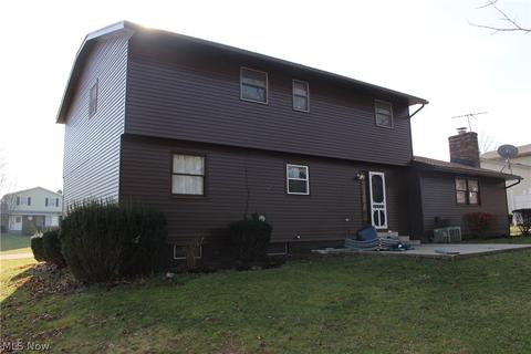 2081 Windham St NE, Canton, OH 44721 photo 4