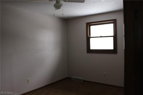 2081 Windham St NE, Canton, OH 44721 photo 17