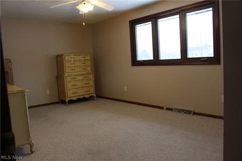 2081 Windham St NE, Canton, OH 44721 photo 14
