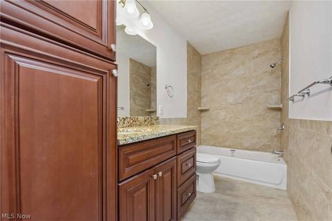 1704 Gulf Rd, Elyria, OH 44035 photo 23