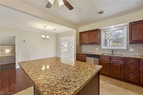 1704 Gulf Rd, Elyria, OH 44035 photo 13