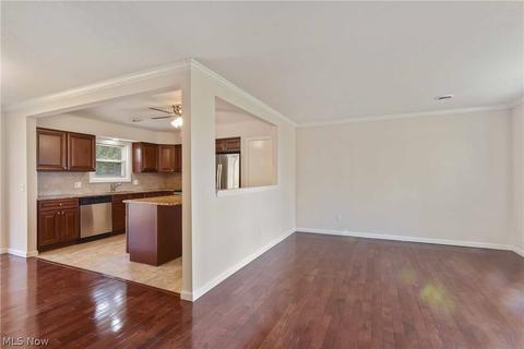 1704 Gulf Rd, Elyria, OH 44035 photo 6