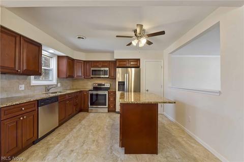 1704 Gulf Rd, Elyria, OH 44035 photo 10