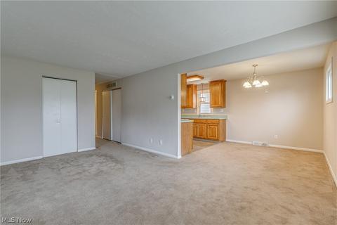 30113 Robert St, Wickliffe, OH 44092 photo 6