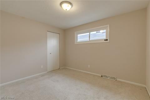30113 Robert St, Wickliffe, OH 44092 photo 15