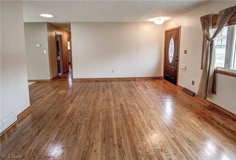 2338 Augustine Dr, Parma, OH 44134 photo 13