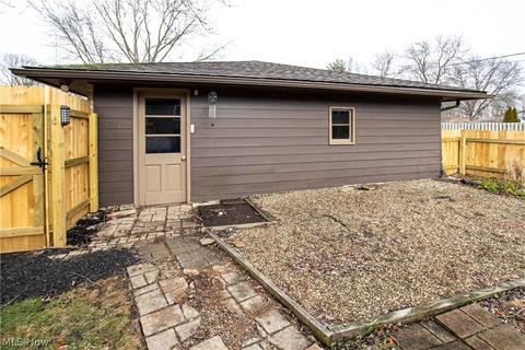 2338 Augustine Dr, Parma, OH 44134 photo 25