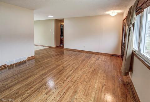 2338 Augustine Dr, Parma, OH 44134 photo 14