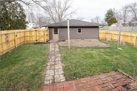 2338 Augustine Dr, Parma, OH 44134 photo 24