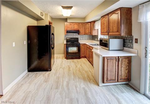 2338 Augustine Dr, Parma, OH 44134 photo 7