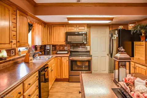 349 Adele Ave NW, Canton, OH 44708 photo 4