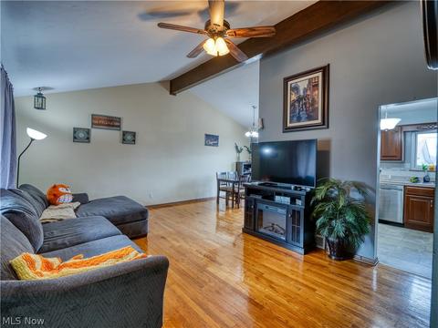 3140 Hetzel Dr, Parma, OH 44134 photo 4
