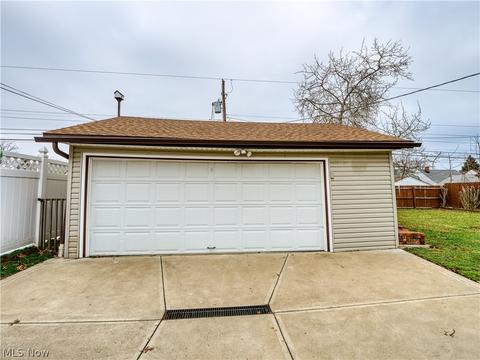 3140 Hetzel Dr, Parma, OH 44134 photo 22