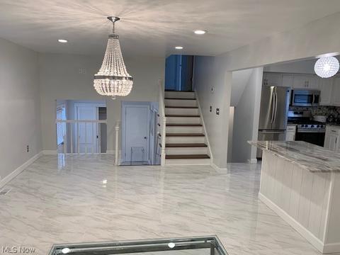 857 Oakridge Dr, Youngstown, OH 44512 photo 5