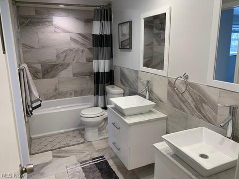 857 Oakridge Dr, Youngstown, OH 44512 photo 9