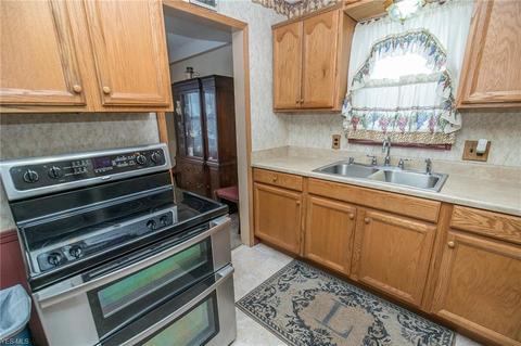 5511 Alber Ave, Parma, OH 44129 photo 13