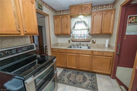 5511 Alber Ave, Parma, OH 44129 photo 9