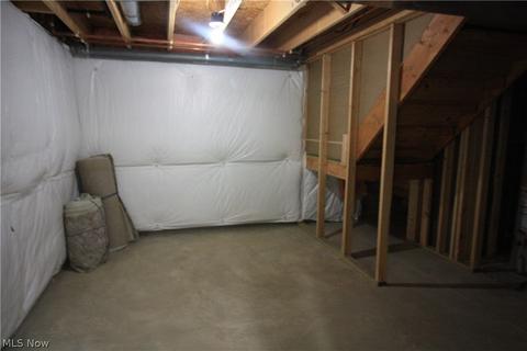 2134 Stonehenge Cir, Akron, OH 44319 photo 24